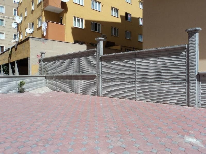 Dalga desen çevre duvarı – Ankara