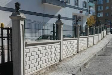 Tuğla desenli çevre duvarı – Ankara